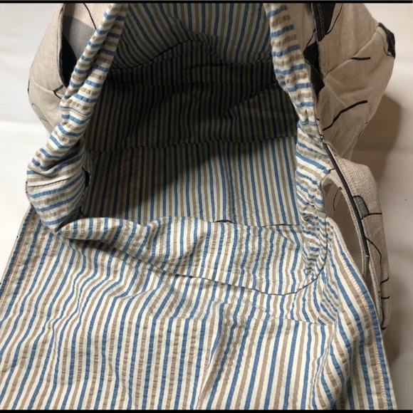 Tan Flower Shoulder Bag - Picture 3 of 3